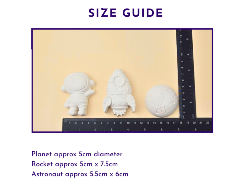 Size guide graphic showing the astronaut, rocket and planet next to a ruler